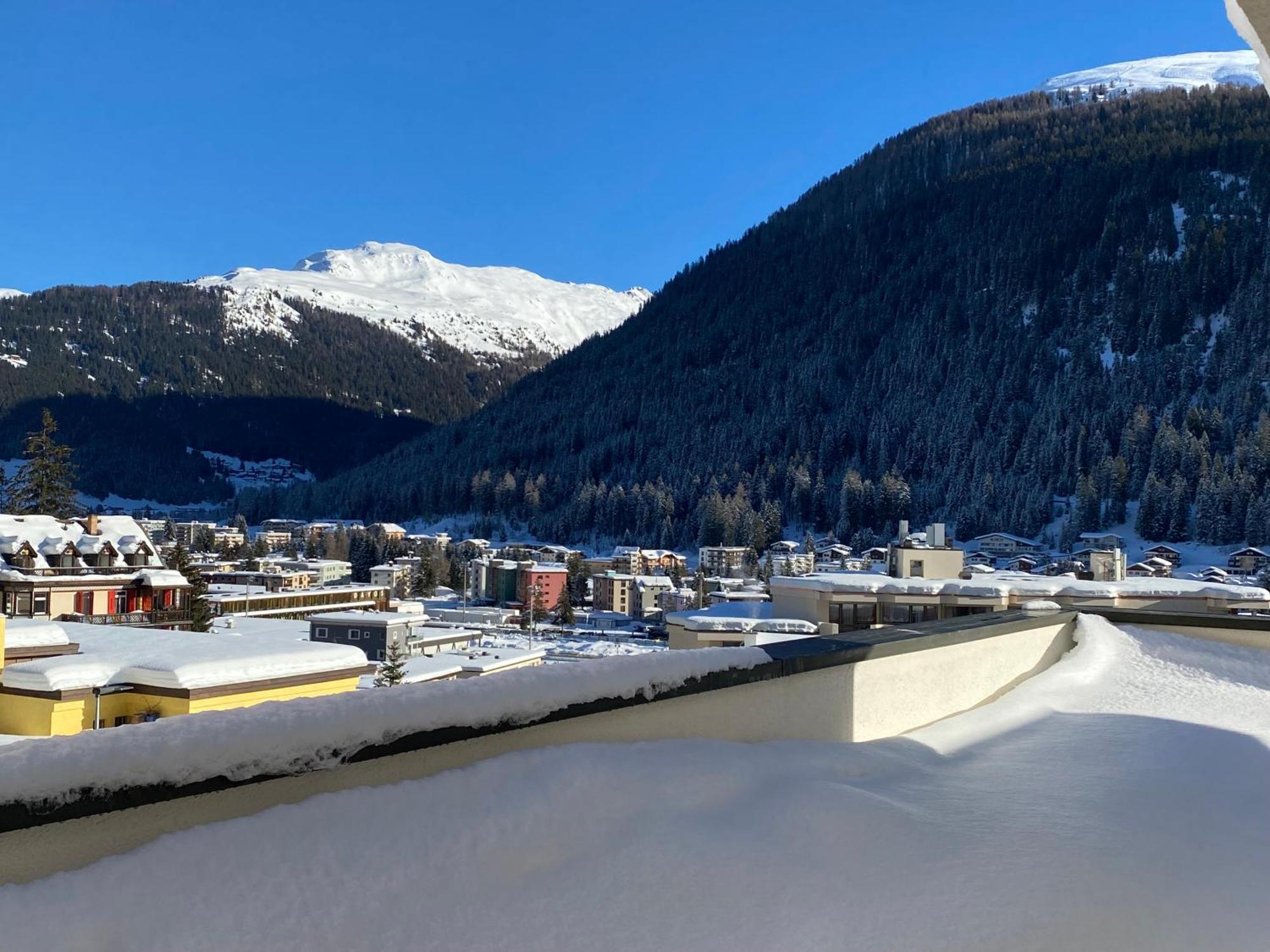 Wef Apartment Mit Weitsicht Davos Bagian luar foto